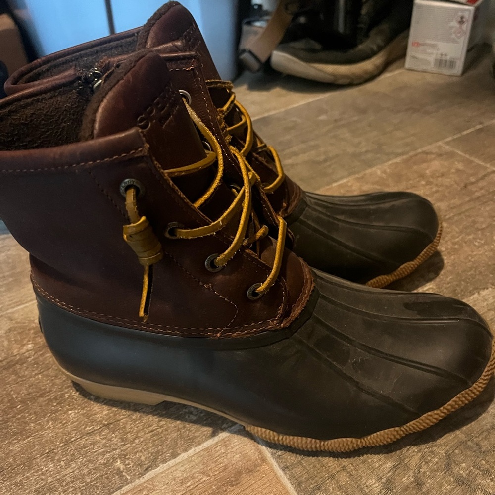 Women’s Sperry duck boots